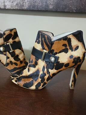 Louise et Cie NEW Size 9M Haircalf Ankle Booties - Animal Print Heel